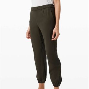 Lululemon Essential Affinity MR Jogger